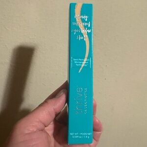 Thrive Causemetics Waterproof Eyeshadow
Stick - Shane Jo Brand New Never Used.